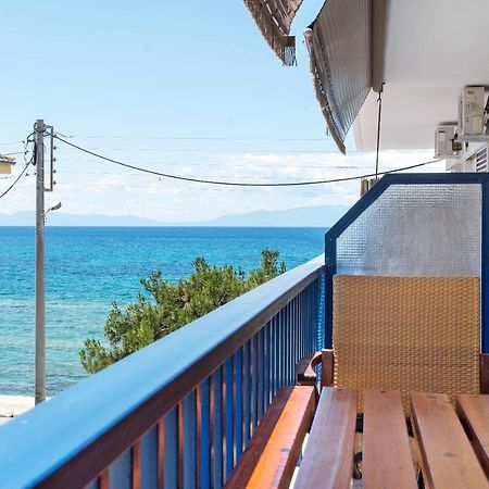 Seafront 2 Bedrooms Apartment Неа-Ираклия Экстерьер фото