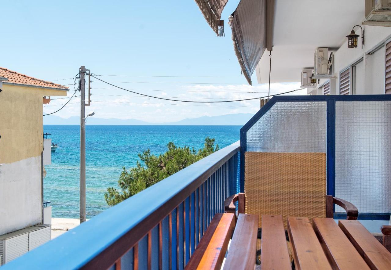 Seafront 2 Bedrooms Apartment Неа-Ираклия Экстерьер фото